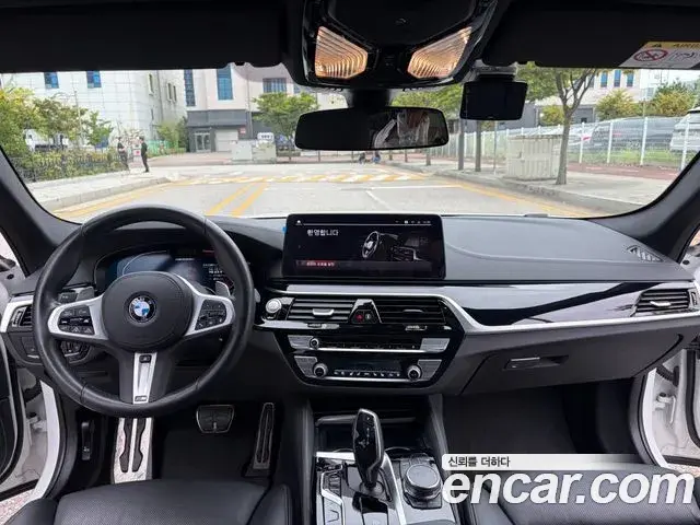 BMW 5 Series 2023 — Фото 15/20