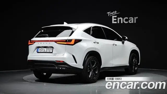 Lexus NX350h 2025 — Фото 1/20