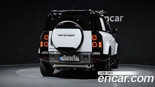 Land Rover Defender 2024 — Фото 3/20
