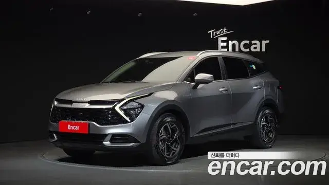 Kia Sportage 2021 — Фото 1/20