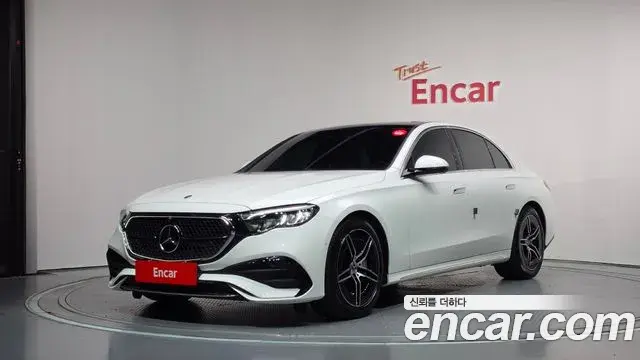 Mercedes-Benz E-Class 2026 — Фото 1/20