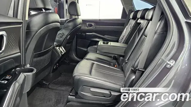 Kia Sorento 2023 — Фото 12/20