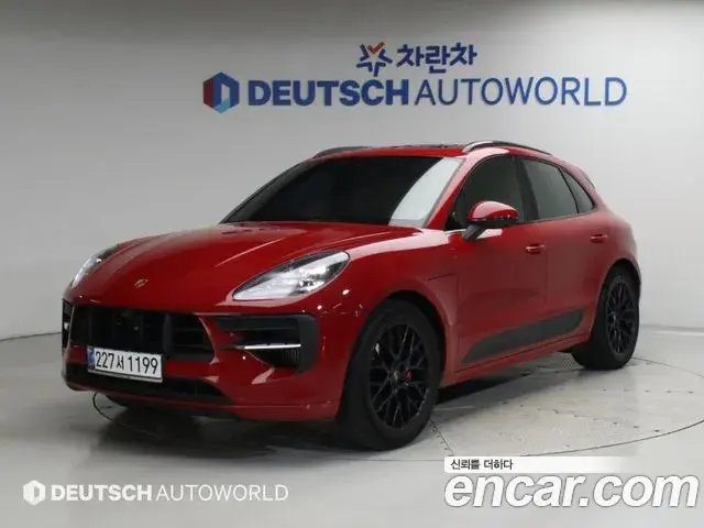 Porsche Macan 2021 — Фото 1/20