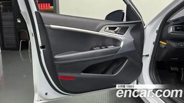 Genesis G70 2018 — Şəkil 23/31