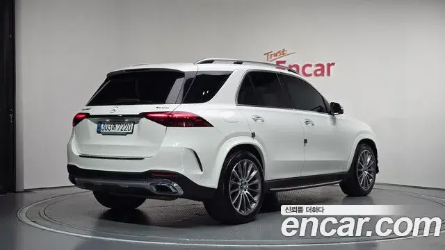 Mercedes-Benz GLE-Class 2024 — Фото 2/20