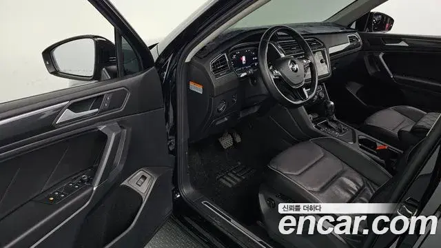Volkswagen Tiguan Allspace 2020 — Фото 10/20