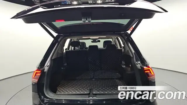 Volkswagen Tiguan Allspace 2020 — Фото 19/20