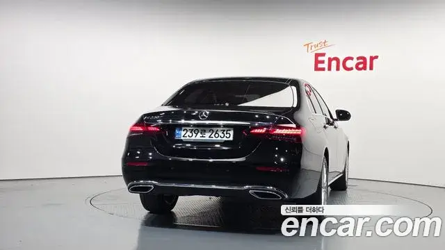 Mercedes-Benz E-Class 2021 — Фото 4/20