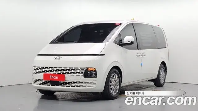 Hyundai Staria 2021 — Фото 1/20