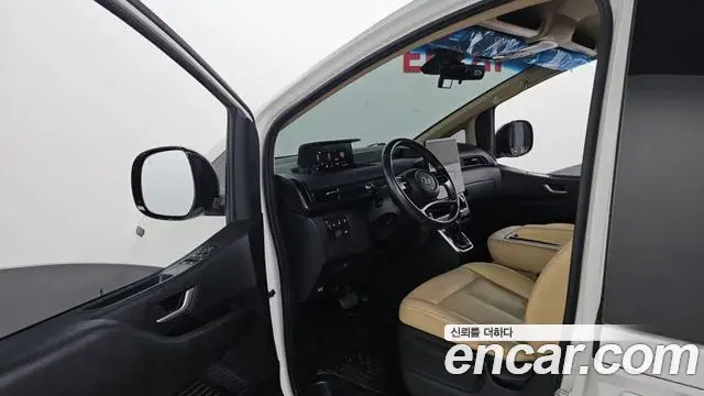 Hyundai Staria 2021 — Фото 10/20