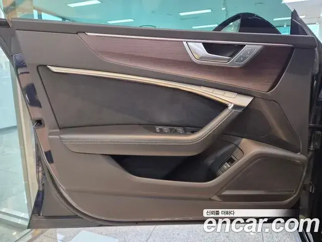 Audi A7 2022 — Фото 12/20