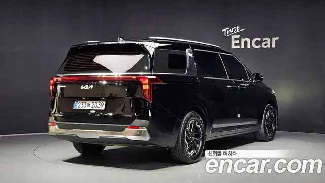 Kia Carnival 2024 — Şəkil 35/36