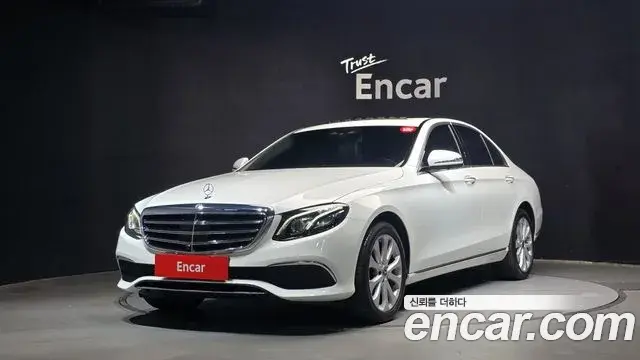 Mercedes-Benz E-Class 2020 — Фото 1/20