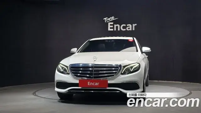 Mercedes-Benz E-Class 2020 — Фото 3/20