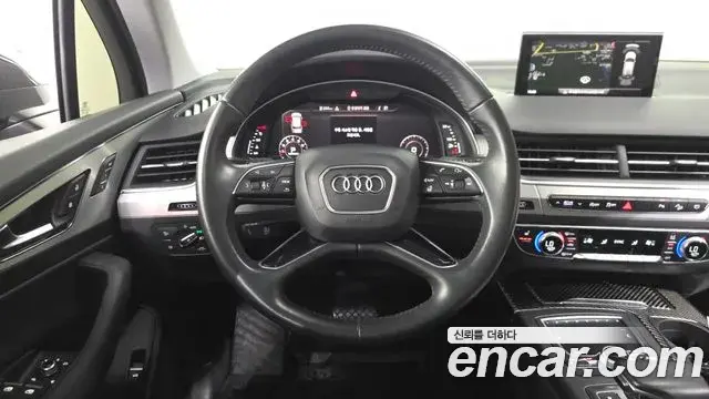 Audi Q7 2019 — Фото 13/20