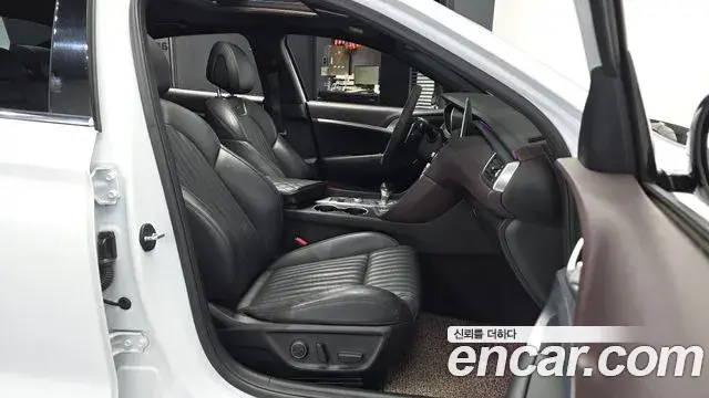 Genesis G70 2019 — Photo 11/37