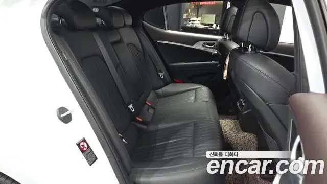 Genesis G70 2019 — Photo 32/37