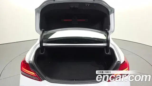 Genesis G70 2019 — Photo 9/37