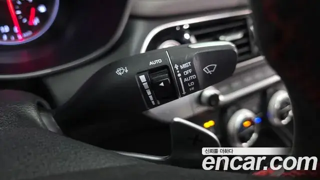 Genesis G70 2019 — Photo 23/37