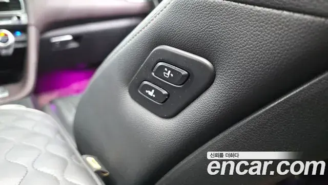 Genesis G70 2019 — Photo 14/37