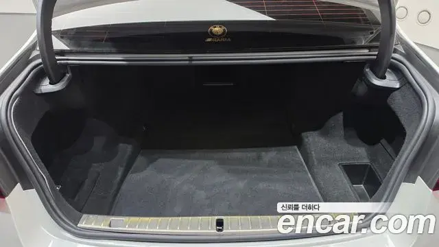 BMW 7 Series 2022 — Фото 19/20