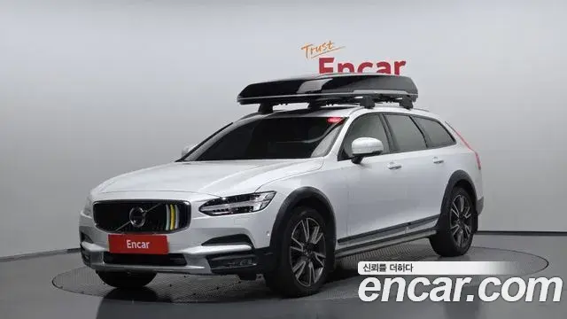 Volvo V90 Cross Country 2020 — ფოტო 1/38