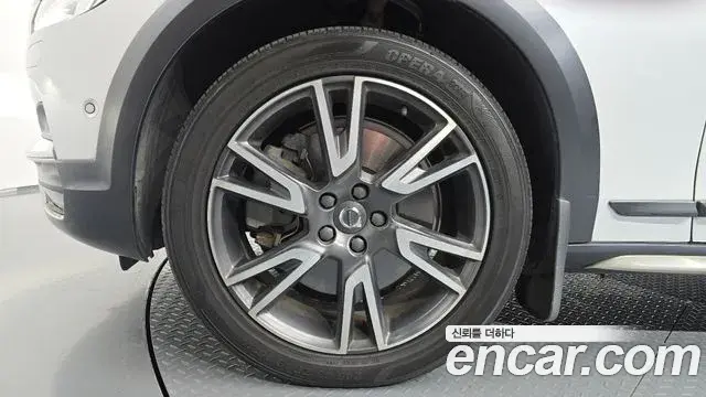 Volvo V90 Cross Country 2020 — ფოტო 9/38