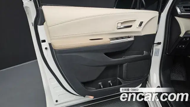 Toyota Sienna 2022 — Photo 6/41