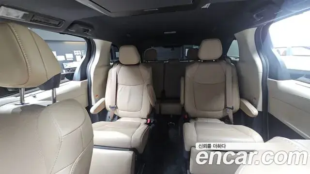 Toyota Sienna 2022 — Photo 32/41