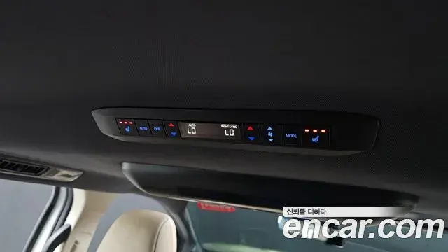 Toyota Sienna 2022 — Photo 28/41
