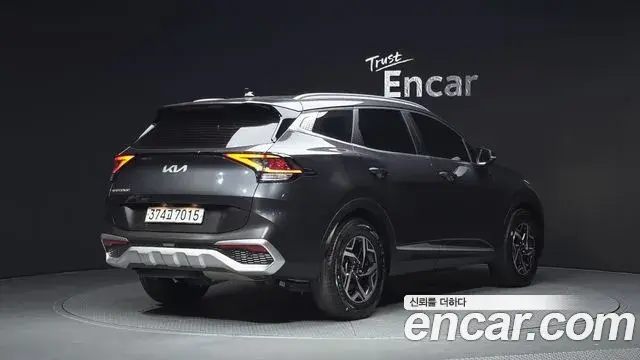 Kia Sportage 2023 — Фото 2/20