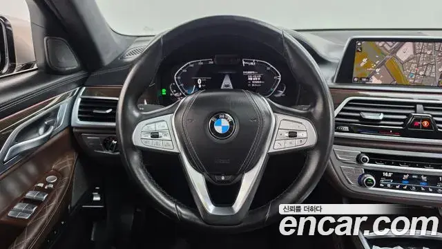 BMW 7 Series 2021 — Фото 13/20
