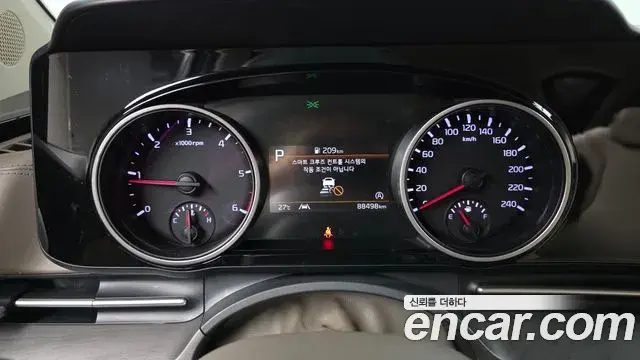 Kia Carnival 2021 — Фото 8/20
