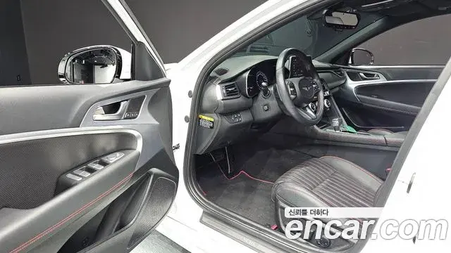 Genesis G70 2019 — Photo 29/36