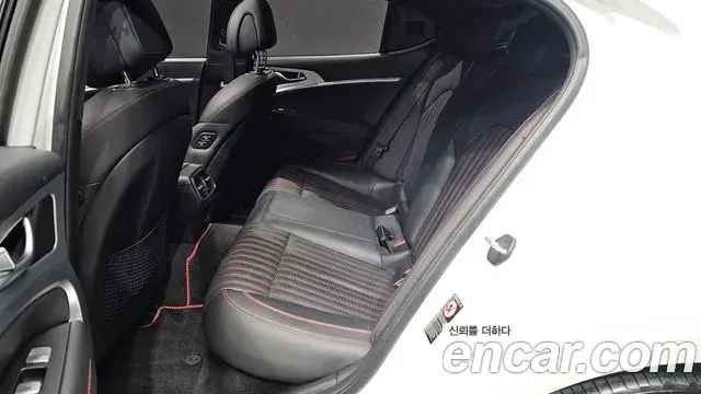 Genesis G70 2019 — Photo 9/36