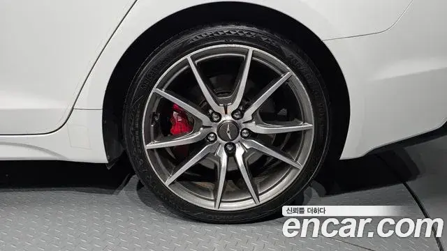 Genesis G70 2019 — Photo 6/36