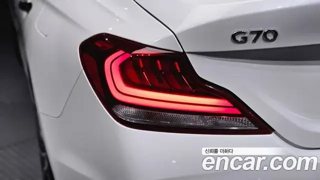 Genesis G70 2019 — Photo 35/36
