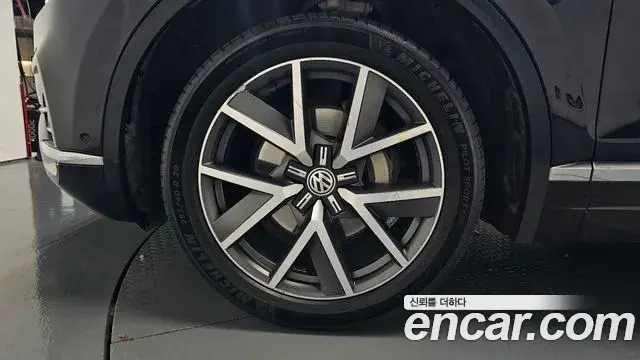 Volkswagen Touareg 2020 — Şəkil 16/36