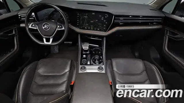 Volkswagen Touareg 2020 — Şəkil 14/36
