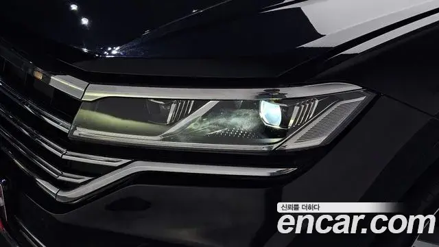 Volkswagen Touareg 2020 — Şəkil 30/36