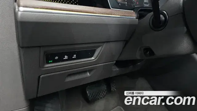 Volkswagen Touareg 2020 — Şəkil 7/36