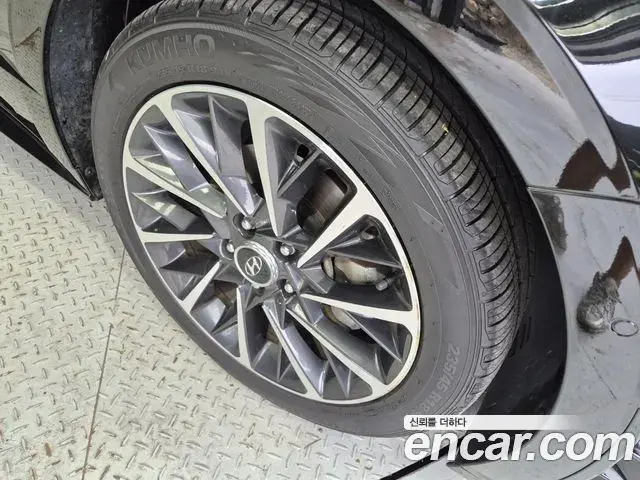 Hyundai Sonata 2021 — Фото 19/20