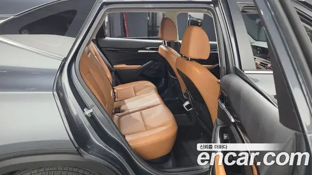 Kia Seltos 2023 — ფოტო 4/30