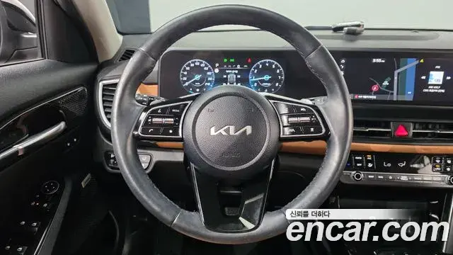 Kia Seltos 2023 — ფოტო 24/30