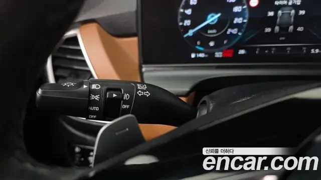 Kia Seltos 2023 — ფოტო 10/30