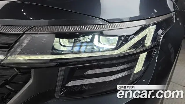 Kia Seltos 2023 — ფოტო 18/30
