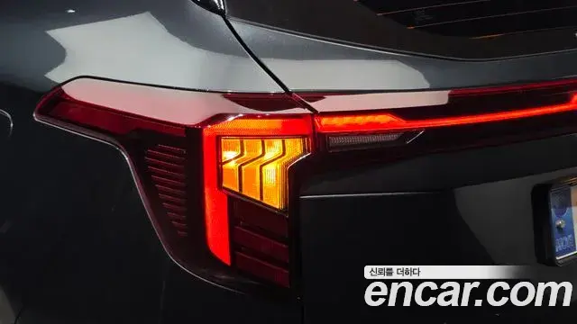 Kia Seltos 2023 — ფოტო 21/30