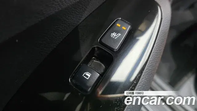 Kia Seltos 2023 — ფოტო 8/30
