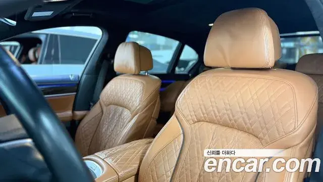 BMW 7 Series 2022 — Фото 13/20