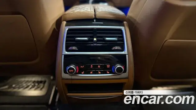 BMW 7 Series 2022 — Фото 14/20